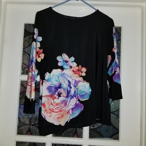 Blouse with three quarter sleeves - Picture 1 of 1